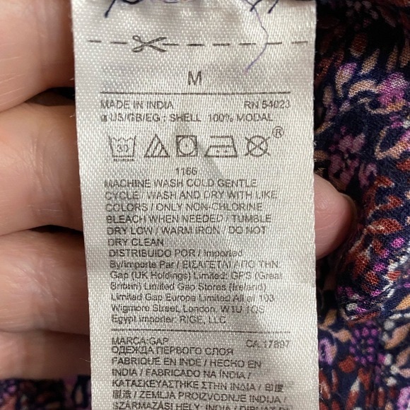 Gap Size Medium Short Ruffled Sleeves Purple and Pink Elastic Neckline Flares - Picture 8 of 8